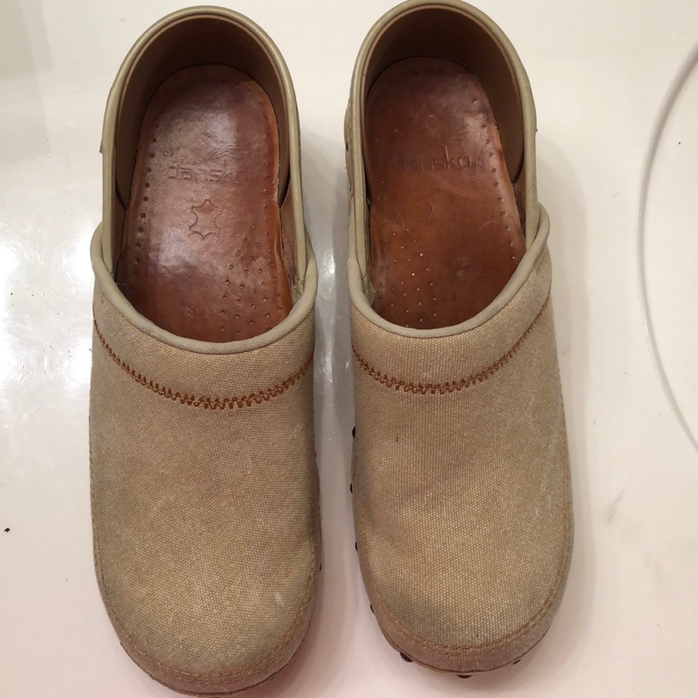 Dansko size 39 (8.5-9) Canvas Tan clogs